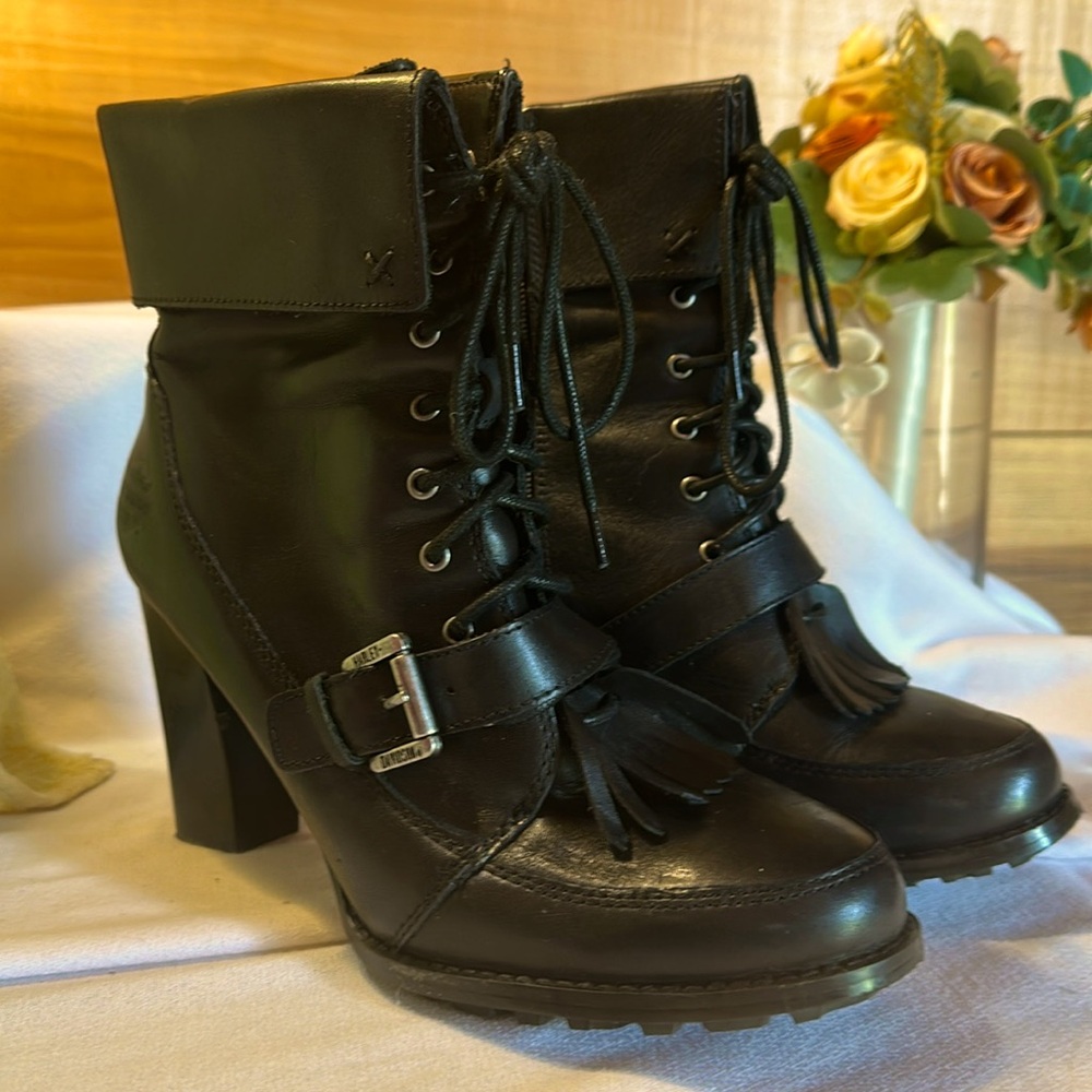 Harley-Davidson Black Leather Heeled Ankle Motorcycle Boots w/Buckle